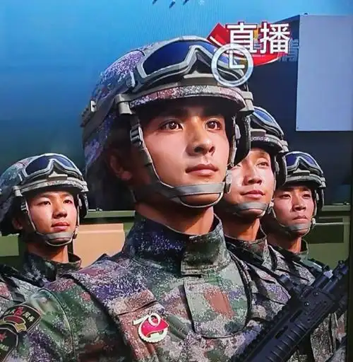 阅兵式上兵哥哥帅破天际被称为军装男神的他们哪个最具军人风采