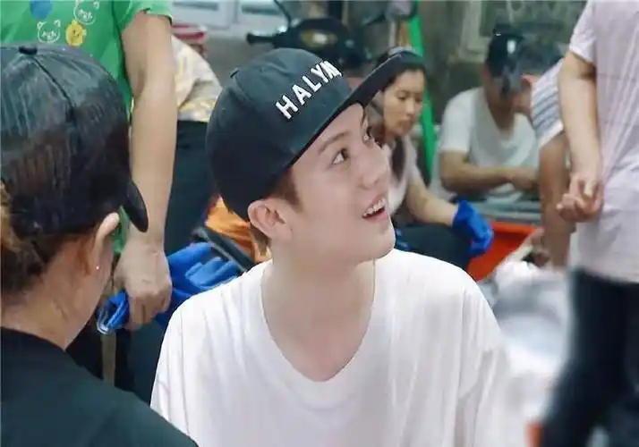 鹿晗素颜出镜,毫无偶像包袱,被陈赫吓到目瞪口呆._节目_样子_什么