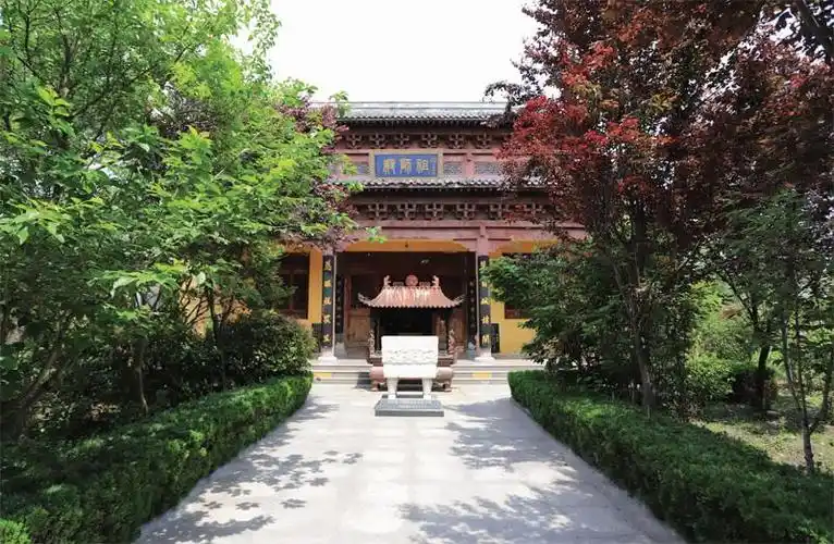 漫步来龙寺 近观"出入世"_参考网