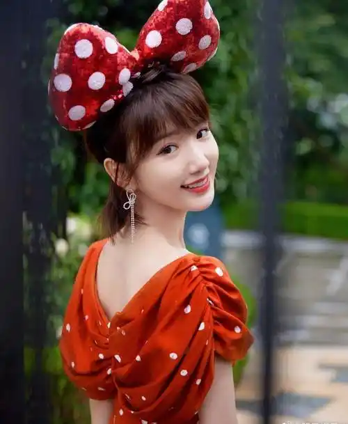 毛晓彤米奇造型可爱童真写真_网友_五官_小公主