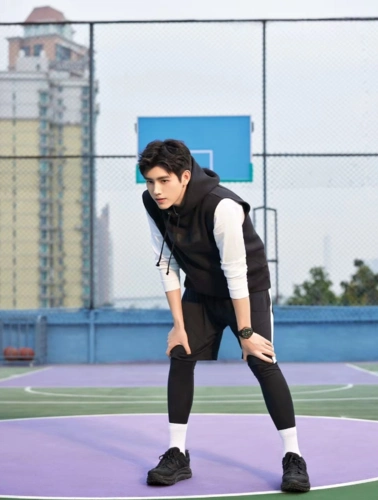 除利拉德之外,天梭还有一位非常喜欢打篮球的代言人,他就是陈飞宇.