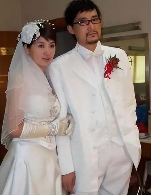 小李琳个人资料(离婚带娃的小李琳,用4年把小男友,从"软饭男"变成"