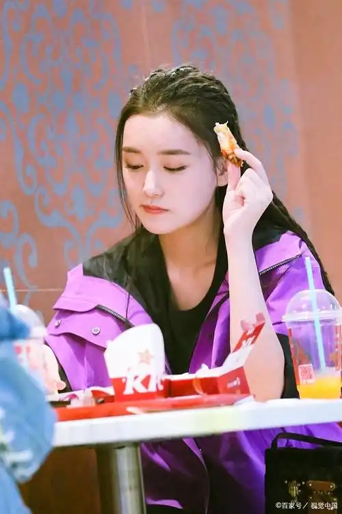 家庭作坊下的童星出道:张子枫与蒋依依