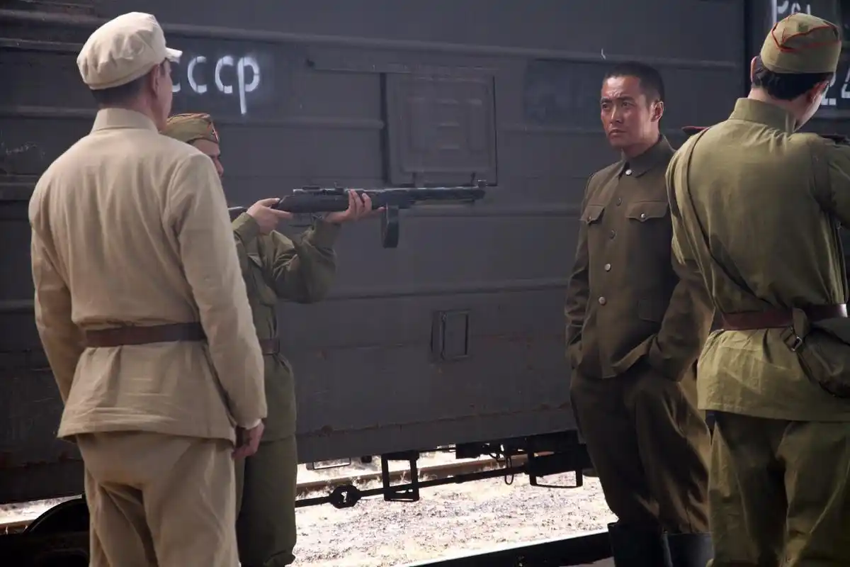 由总制片人郭培林,导演龚艺群执导的电视剧《战犯》今晚吉林卫视19:33