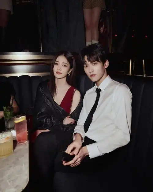 周柯宇树下有片红房子##周柯宇太湖湾音乐节