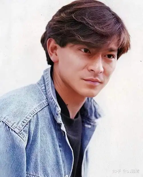 当年齐名刘德华前程似锦却花样作死自断星途如今活成笑话还想翻红