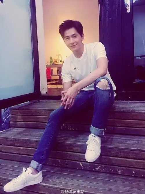 杨洋早期旧照