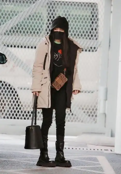 杨幂日常私服穿搭合集不愧是行走中的带货女王实力派衣架子