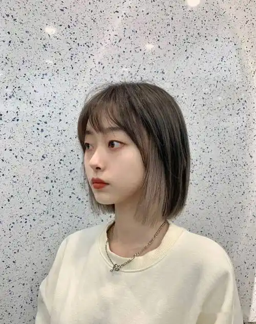 2022夏天超火的挂耳染短发