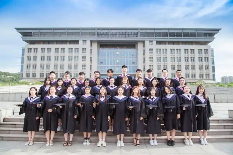 大学毕业照如何拍? - 明椋