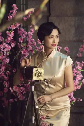 曾经的"紫霞仙子",如今的旗袍佳人,朱茵还真是明艳动人啊!