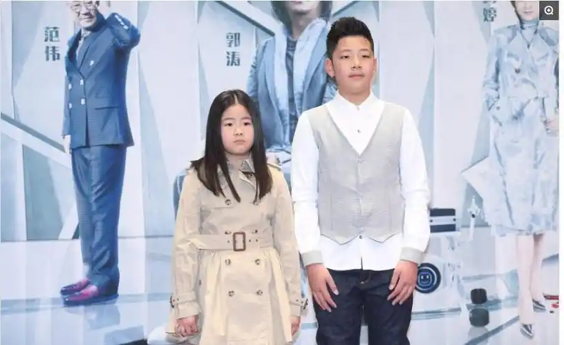 首映红毯活动,儿子郭子睿与女儿郭懿文一同亮相为爸爸电影站台助阵