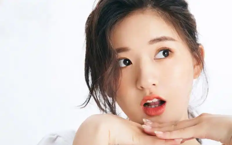 甜美女星赵露思清纯俏皮桌面壁纸图片高清大图预览1920x1200_大陆明星