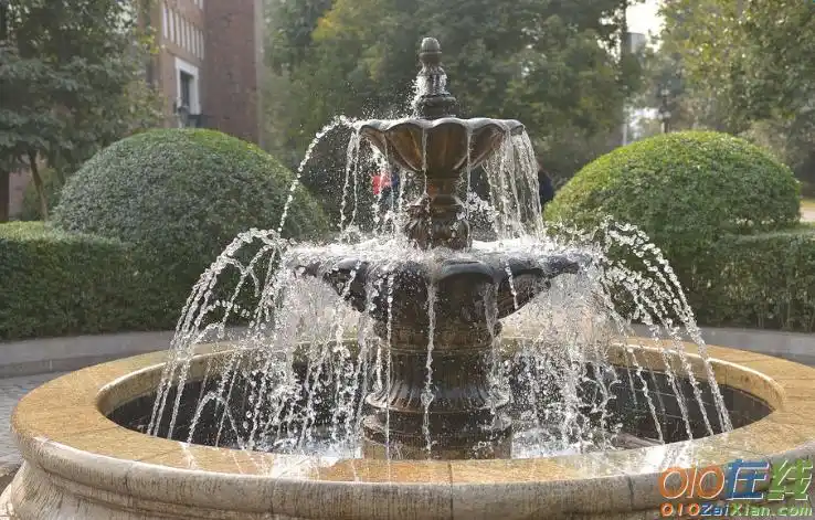 描写喷水池的优美句段