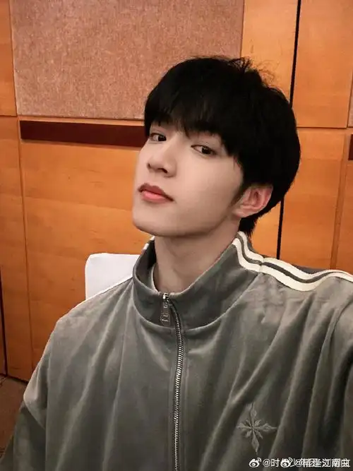 新生代演员刘耀文# lyw#刘耀文电影第二十条#   又快是一年那要熬过