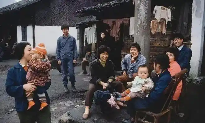 一组7080年代中国彩色老照片恍如隔世