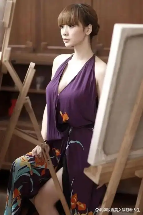 柳岩,著名主持人,演员,歌手.身高162cm,体重52kg.三围82,58,92.