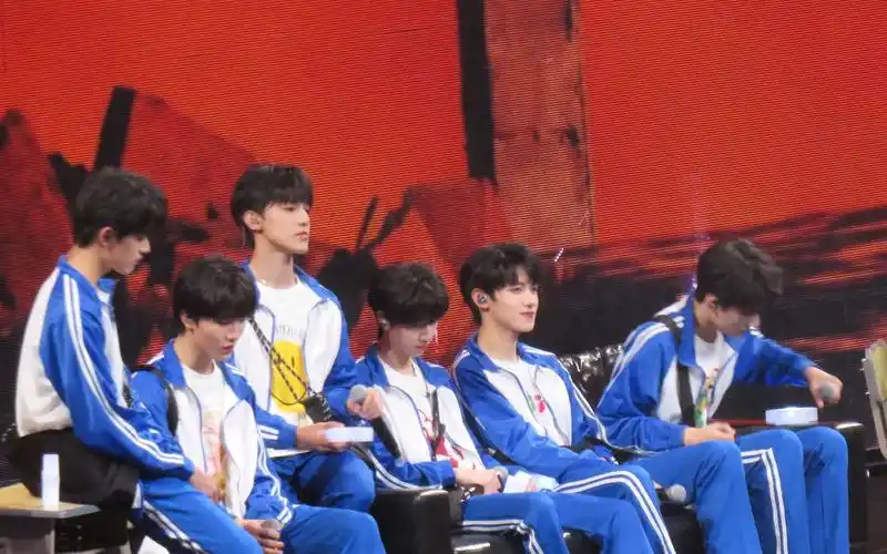 【tf家族三代演唱会】不完美小孩 全员fo