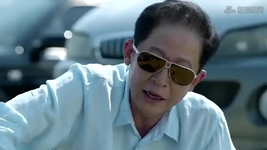 大丈夫:王志文顾大海下棋,一看王志文,贴的满脸纸条笑得肚子疼