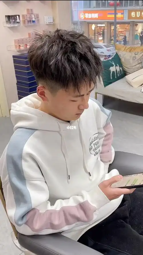 一年4次,安排的妥妥的,完美的形象定期维持#钢夹烫 #男士发型37分造型