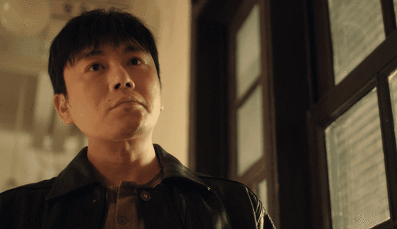 全程歪脖子睁不开眼45岁秦昊带来影帝教科书式演技