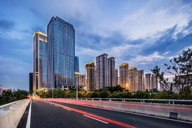 武汉中央商务区内的道路