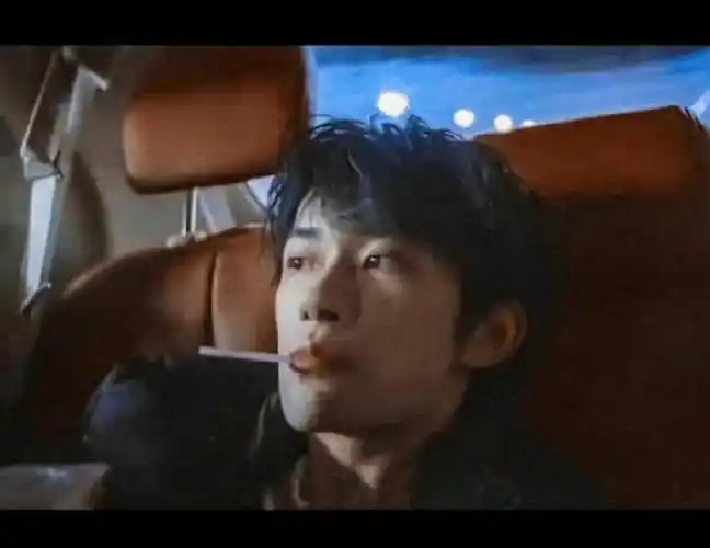 易烊千玺日内瓦库存#本还想说梦回车里喝酸奶,但一对比,发现酸奶玺