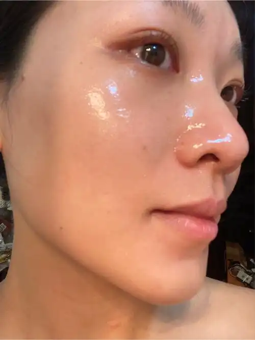 把脸涂这么油然后四点睡觉第二天起来会怎样