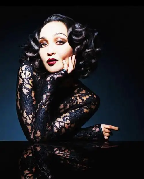 欧美女明星精品收藏 黑人魅力女星 爱尔兰混血演员鲁丝·内伽