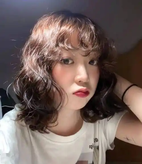 " 短发全头烫 " ,简单很耐看._都说_小卷_回头率