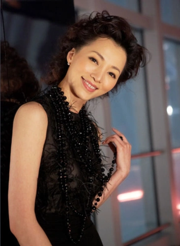 职业: 主持人 /演员 毕业院校: 0 演技评分 0 人打分 简介: 董卿(1973