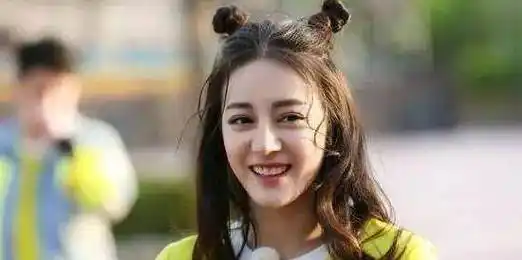 迪丽热巴小时候没人追看到照片后换谁都不敢追