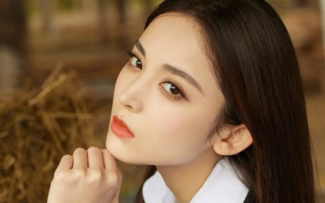 古力娜扎时尚写真桌面壁纸