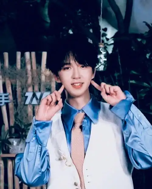 贺峻霖十八岁快乐