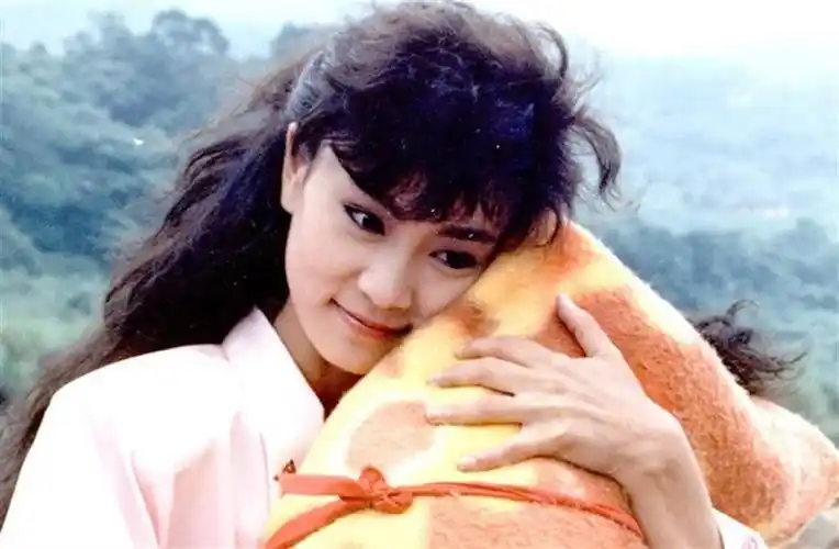 "哭后"刘雪华62岁近况曝光 "好久不见"说完3秒落泪