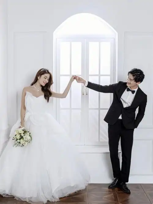 高级简约韩式室内梅州婚纱照