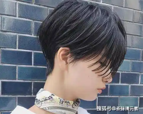 5,女生露耳超短发配长刘海