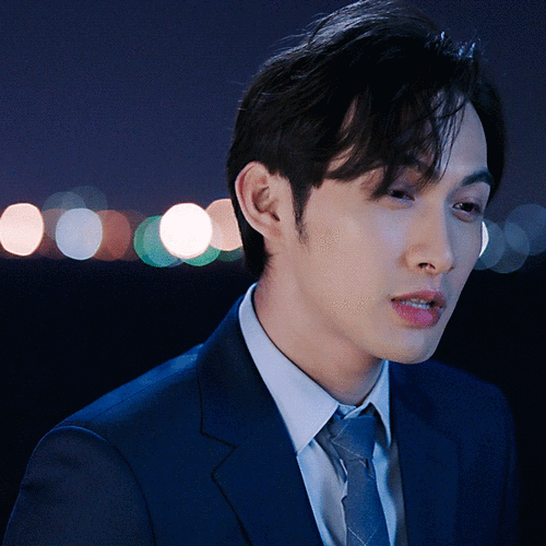 张彬彬眼神戏#张彬彬在暴风眼里的表现十分可圈可点,眼神戏也好足