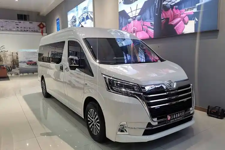 5,九龙大海狮商务车,式在丰田海狮商务车基础上成功在国内研发的一款