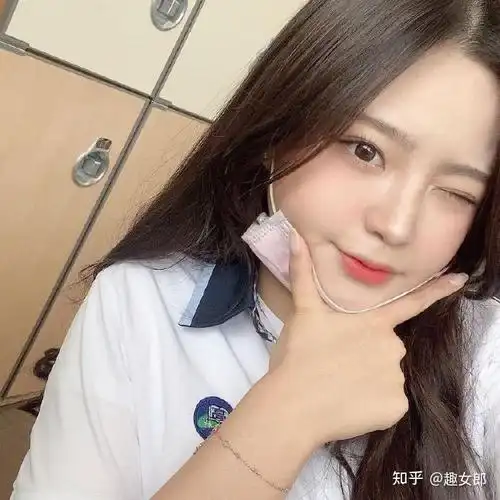 可爱学生妹脸蛋好稚嫩双颊充满恋爱感