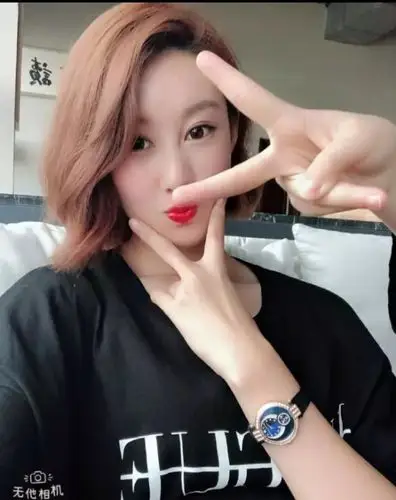 王宝强女友冯清大量私照曝光,和早年容貌相差大疑整容