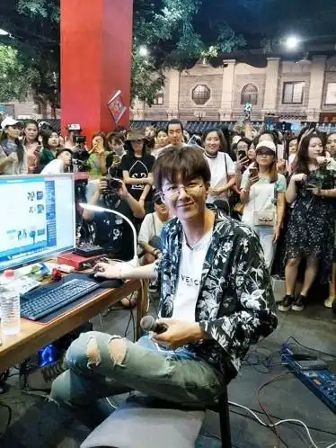 你不是一个人记住你背后还有我们摩登兄弟我是你摩登兄弟大飞信仰的魂