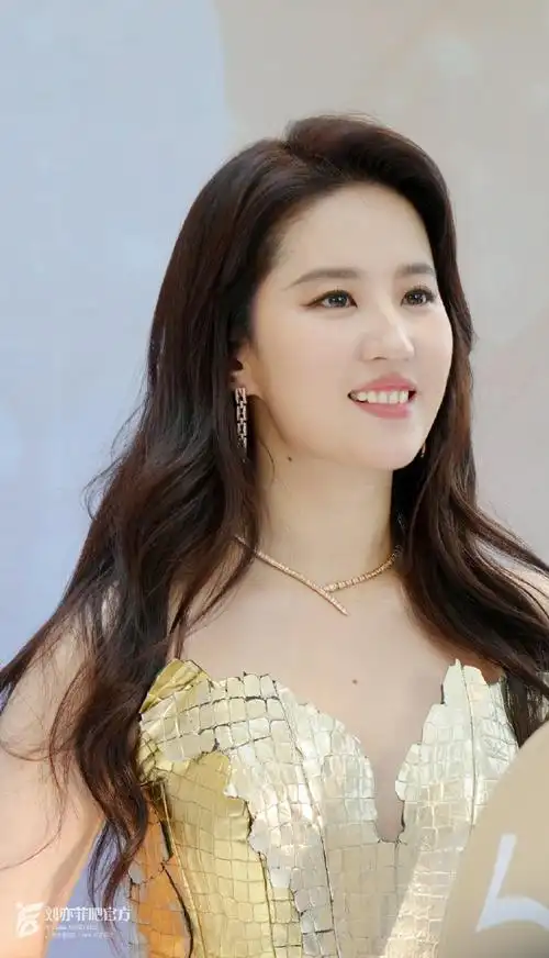 刘亦菲金色高定##刘亦菲