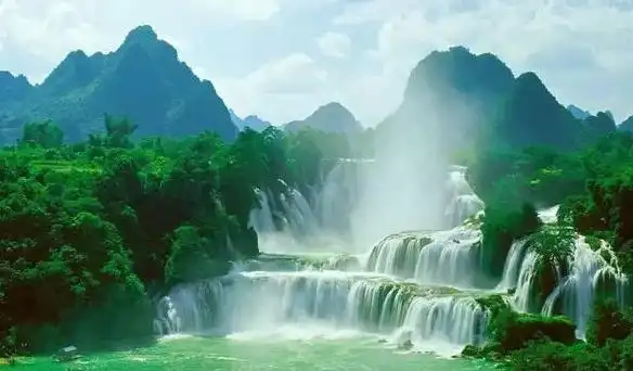 有"百里山水画廊"美誉,德天跨国大瀑布荣获"中国最美六大瀑布"之一