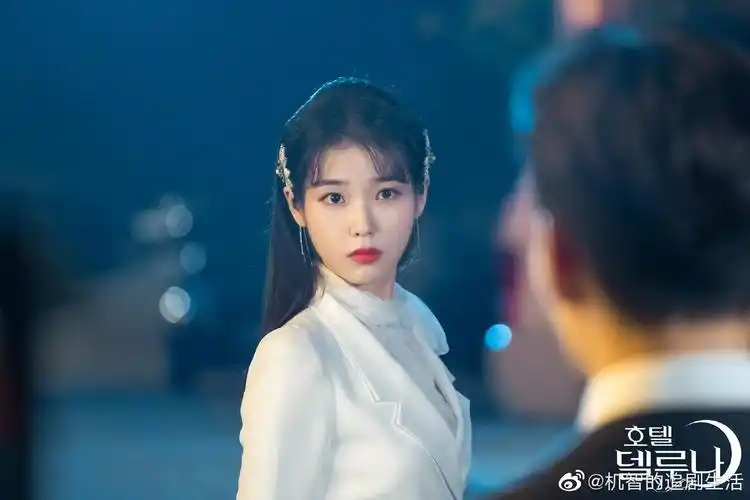 《德鲁纳酒店》的剧照16