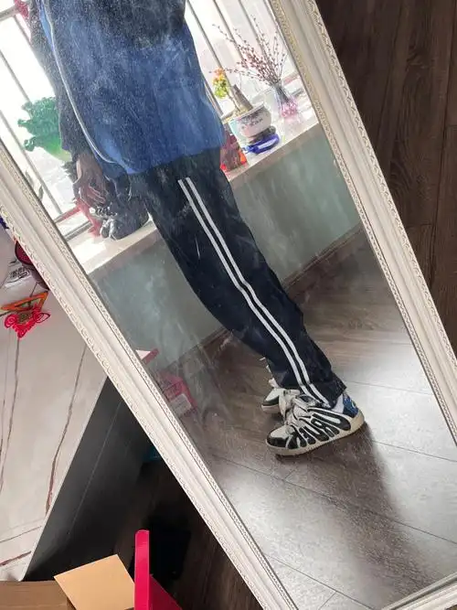 校服裤简直就是yyds