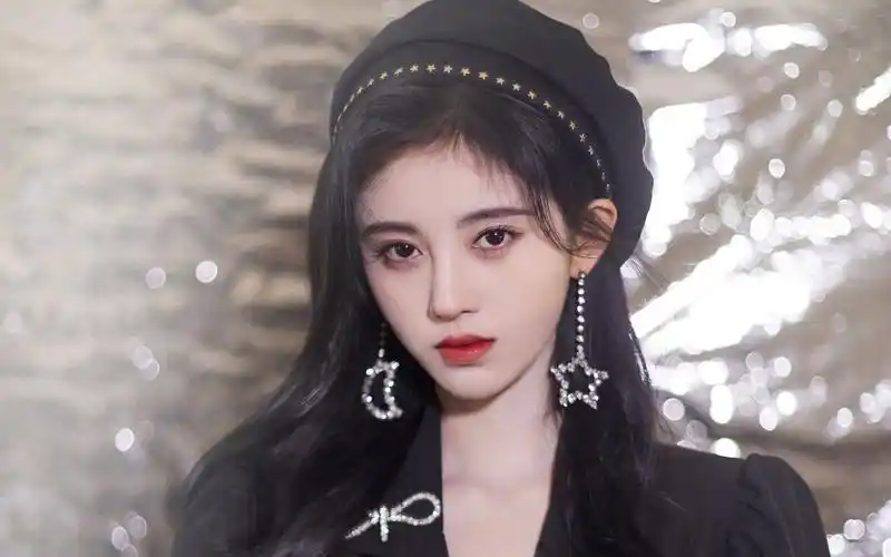 鞠婧祎露腰裙美艳高清桌面壁纸 (6/7)