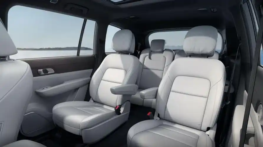 理想8月销量近万,为何这么多人买单增程式的理想one?