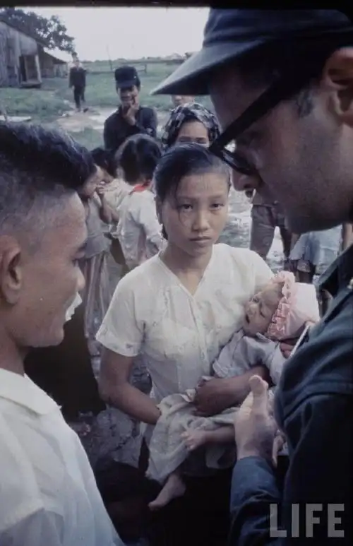 难得一见:larry burrows拍摄62年越战高清照(70张)