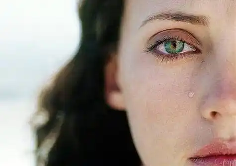 眼睛吹风就流泪是怎么回事?